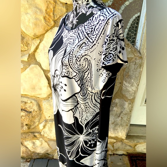 Chico’s Dress Size 2 Black and White - Picture 4 of 5